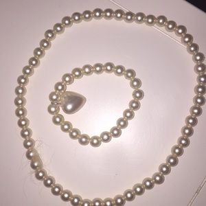Pearl necklace and bracelet